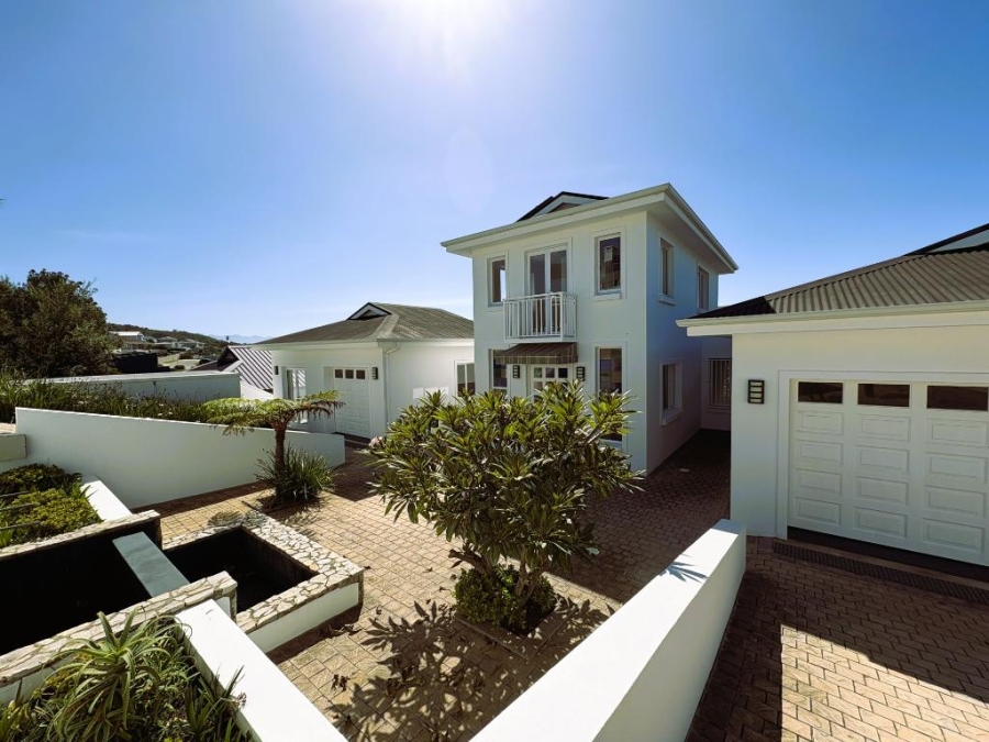 5 Bedroom Property for Sale in Whale Rock Western Cape